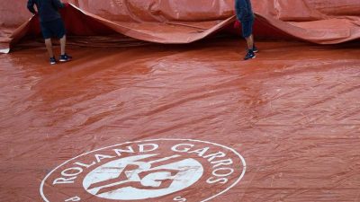 Kälte und Regen: Schwieriger Beginn bei den French Open