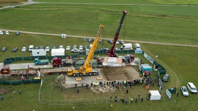 80 Tonnen schwerer Kelte am Haken: Archäologen bergen Prunkgrab in Baden-Württemberg