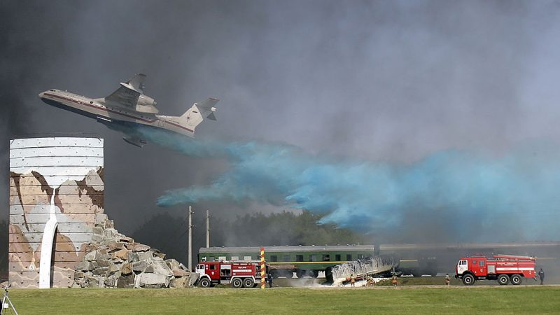 Russische Luftwaffe hat Großbrand in Munitionslager unter Kontrolle