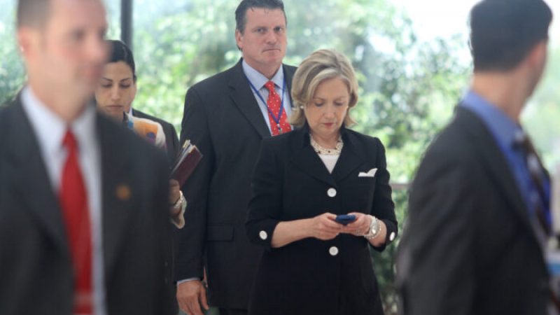 Pompeo kündigt Veröffentlichung von Clintons E-Mails noch vor der Wahl an