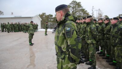 Schweden erhöht Militärausgaben: „Ein bewaffneter Angriff kann nicht ausgeschlossen werden“