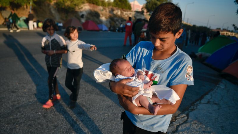 Erneut erkrankte Migrantenkinder mit Familien aus Griechenland nach Deutschland gekommen