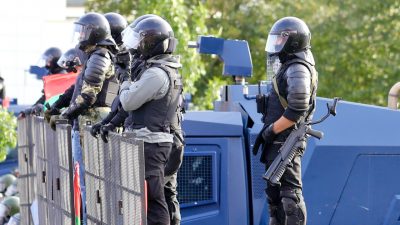 Belarus: Polizei darf auf Demonstranten schießen – „Wenn nötig tödliche Waffen einsetzen“