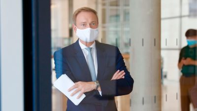 FDP-Chef: „Wo ist die wissenschaftliche Evidenz, dass das Virus mit zunehmender Verkaufsfläche gefährlicher wird?“