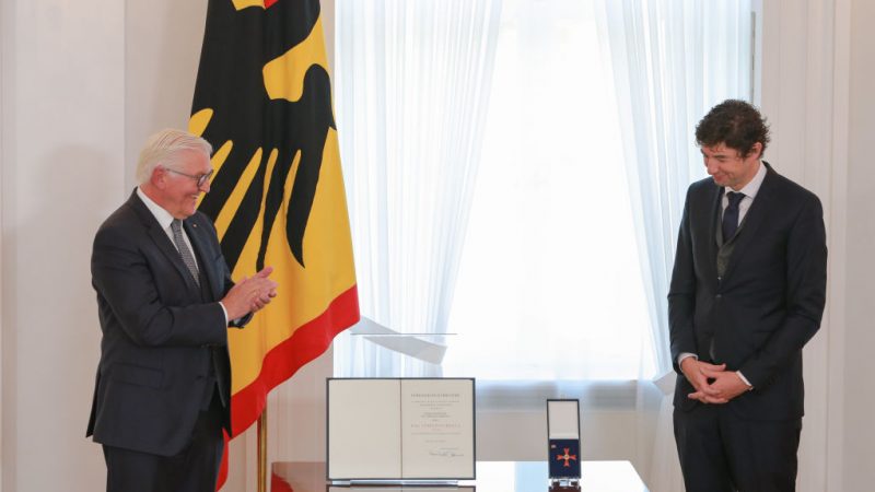 Steinmeier verleiht Bundesverdienstorden an Christian Drosten