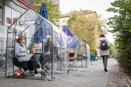 1.000 Beamte in Berlin wegen Corona unterwegs – Party mit 500 Teilnehmern in Berlin-Mitte aufgelöst