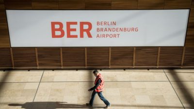 Berlins Flughäfen tragen ab heute das neue Kürzel BER