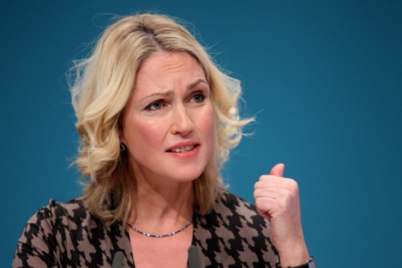 Schwesig und Lauterbach fordern doppelte Testpflicht für Reiserückkehrer