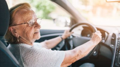 Senioren im Straßenverkehr: Eher Gefährdete statt Gefährder