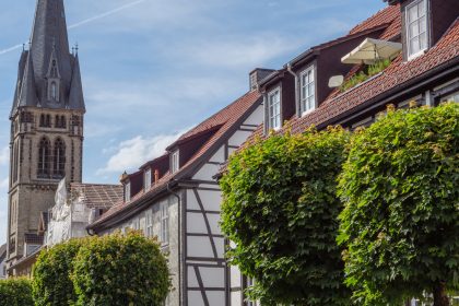 50 Bushaltestellen in Detmold über Nacht beschädigt
