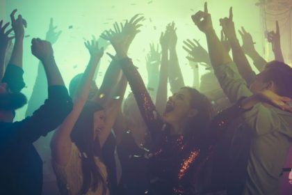 Den Haag: Niederländer feiern letzte Party vor dem Lockdown – DJ: „Ich habe kein gutes Gefühl“