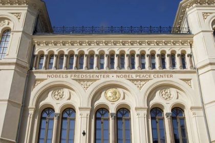 Deutscher Astrophysiker Reinhard Genzel erhält Physik-Nobelpreis