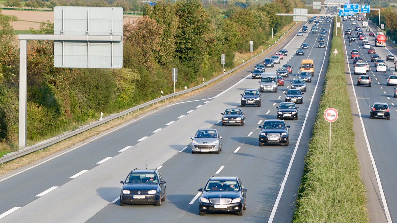 Ermittlung Gegen Weiteren Autofahrer Nach Mutmaßlichem Tödlichen Rennen ...