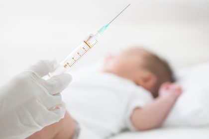 Die STIKO-Impfempfehlung gilt auch für Kinder ab 6 Monaten, soweit sie Vorerkrankungen haben. Foto; iSstock