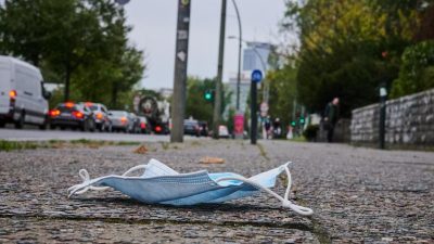 Brandenburg verhängt Beherbergungsverbot für Berliner – Sechs Bars wollen Sperrstunde kippen