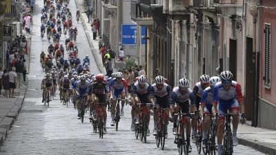 Sagan hauchdünn geschlagen – Démare gewinnt 4. Giro-Etappe