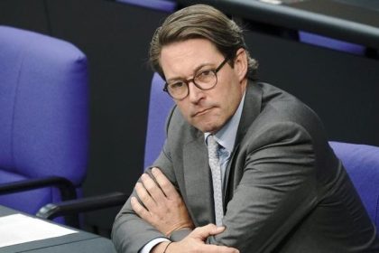 Scheuer will generelle Testpflicht für Flug-Einreisen verlängern