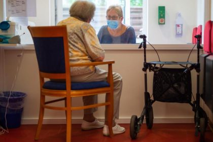 Sozialverband: Ältere Menschen vor Isolation schützen