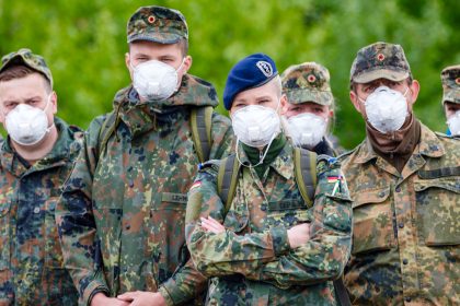 „Duldungspflichtige Maßnahme“: Regierung prüft Corona-Impfpflicht für Bundeswehr
