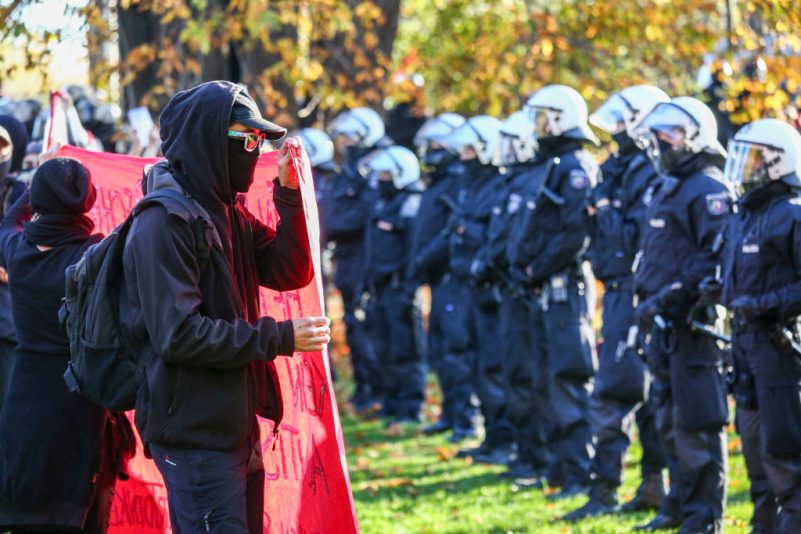 Durchgesickerter BKA-Bericht: Reale Gewalt geht von links aus – Medien berichten Gefahr von rechts
