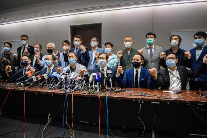 Hongkonger Parlament: Repressalien durch Peking – Opposition kündigt geschlossen ihren Rücktritt an