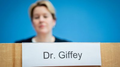 Erste Politiker fordern Giffeys Rücktritt – Kubicki: „Titelverzicht erlöst sie nicht“