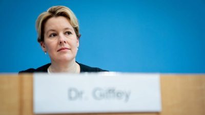 Plagiatsvorwürfe: SPD-Politikerin Franziska Giffey gibt Doktortitel ab