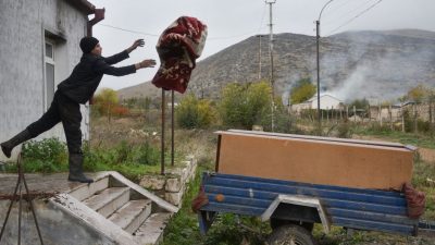 Berg-Karabach: Aserbaidschanische Armee übernimmt zurückeroberte Gebiete