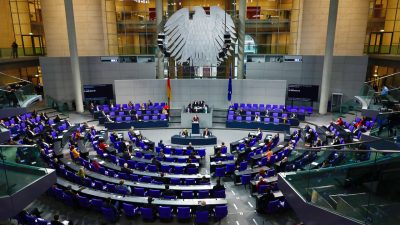 Bundestag macht Weg für ausgeweitetes Kinderkrankengeld frei