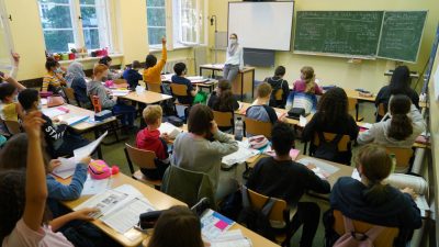 Jens Spahn: Bei einem infizierten Schüler die Klasse nach Hause schicken