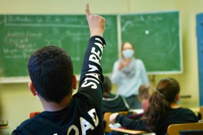 Berliner Bürgermeister fordert Corona-Schnelltests in Schulen und Pflegeheimen