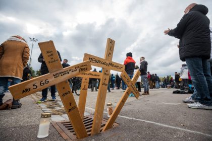 Wer ist da auf der Straße?