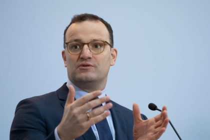 Gesundheitsminister Spahn lehnt Sonderrechte für Geimpfte ab