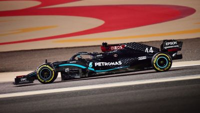 Hamilton gewinnt Formel-1-Rennen in Bahrain – Grosjean in Klinik
