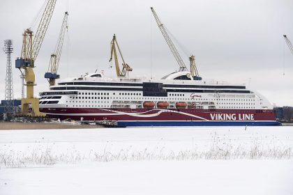 Ostsee: Auf Grund gelaufene Passagier-Fähre setzt ihre Fahrt fort