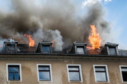 Baden-Württemberg: Zwei Tote und mehrere Verletzte bei schwerem Hausbrand