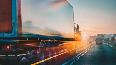 Logistik-Durcheinander: Lkw-Sonntagsfahrten generell erlauben