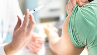 Bund plant 2021 für Corona-Impfstoffe drei Milliarden Euro ein