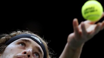 Zverev müht sich bei Turnier in Paris ins Viertelfinale