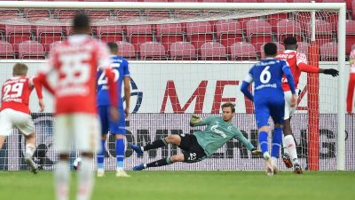 Mainz holt ersten Punkt – Schalke im 23. Spiel ohne Sieg