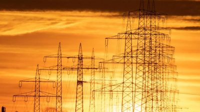 „Grüne Energie“: Noteingriffe ins Stromnetz kosteten 1,4 Milliarden Euro