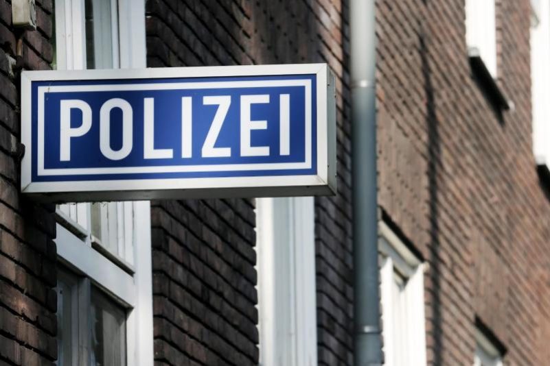 Polizistin-Ohr-abgebissen-Mann-muss-vier-Jahre-ins-Gef-ngnis