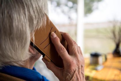 Senior sollte 27.500 Euro für lebensrettendes COVID-19-Medikament bezahlen