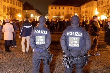Hildburghausen: 400 Menschen verlassen unerlaubt Wohnungen für Protestmarsch
