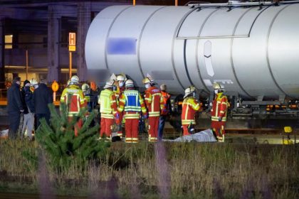 Itzehoe: Auf Waggon geklettert – Stromschlag tötet zwei Menschen