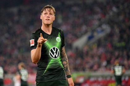 Internet-Shitstorm gegen Wolfsburg-Stürmer Weghorst – Corona-Impfung: „Informiert euch selbst“