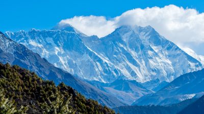 Mount Everest ist 86 Zentimeter höher als bisher offiziell angegeben