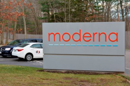 Verteilung von Moderna-Impfstoff in USA beginnt