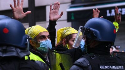 Proteste für Pressefreiheit in Paris – 95 Verhaftungen und brennende Barrikaden