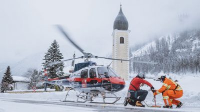 Fünf Tote bei Hubschrauber-Absturz  in den Alpen – Pilot überlebt schwerverletzt